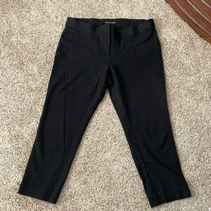 Amanda & Chelsea black cropped trousers size 8p